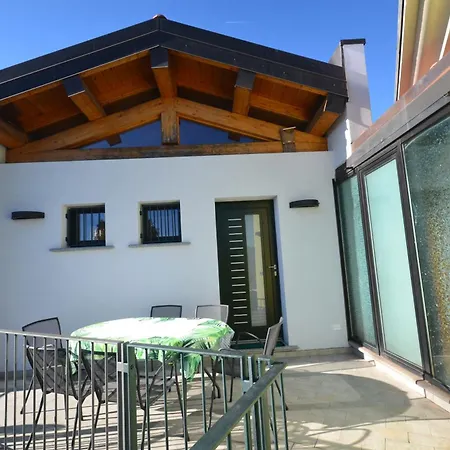 Domus Viola In Vicino Al Di Lägenhet
